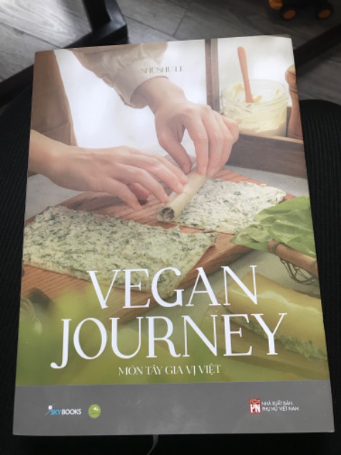 Sách được bảo quản tốt, giao hàng nhanh, nội dung có nhiều công thức nấu ăn hấp dẫn, hình ảnh minh hoạ đẹp.