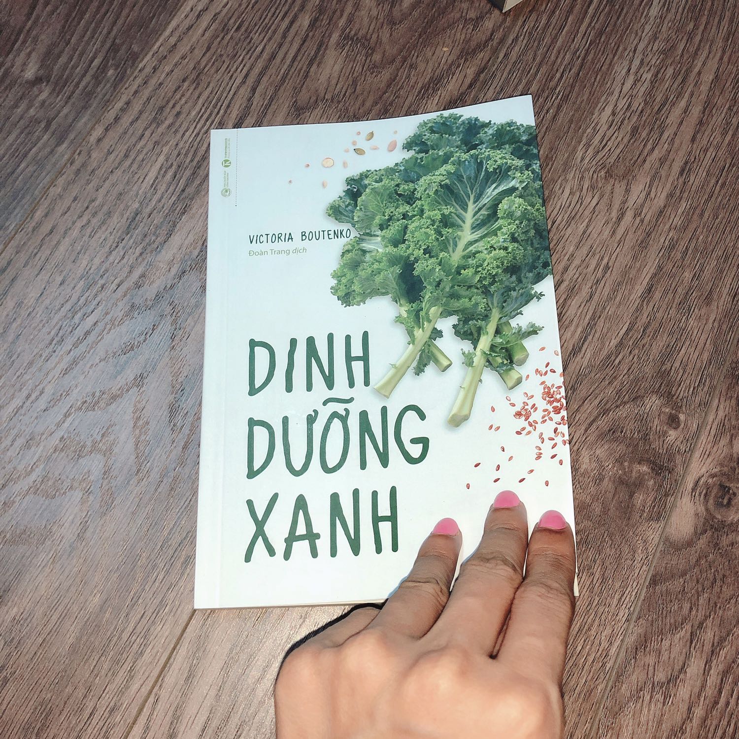 10k quá rẻ khi canh mãi mua được giá sales 80% . Thông thường mỗi khi mua sắm, mua sách thì ít nhất trên 5tr tiền sách. Nên cảm giác canh mua được quyển sách 10k là kì công. Ước gì Tiki có ctrinh đặc biệt cho KH đam mê sách như mua trên 2tr hoặc 5tr tiền sách sẽ được bán với giá KH sỉ hoặc thân thiết. Hoặc ctrinh tăng bookcare sách.