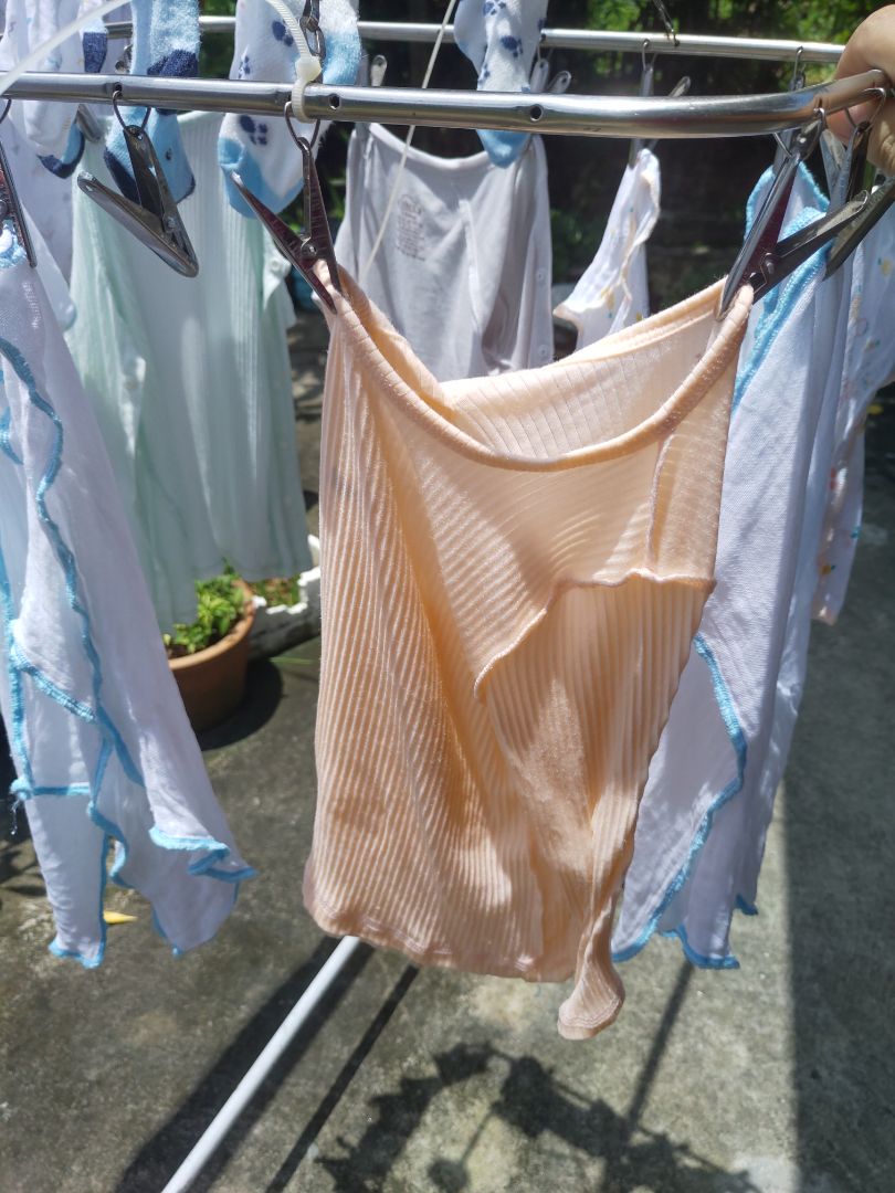 Áo đẹp, giao hàng nhanh, nhưng shop nên giảm giá thêm khi khách hàng mua nhiều bộ.