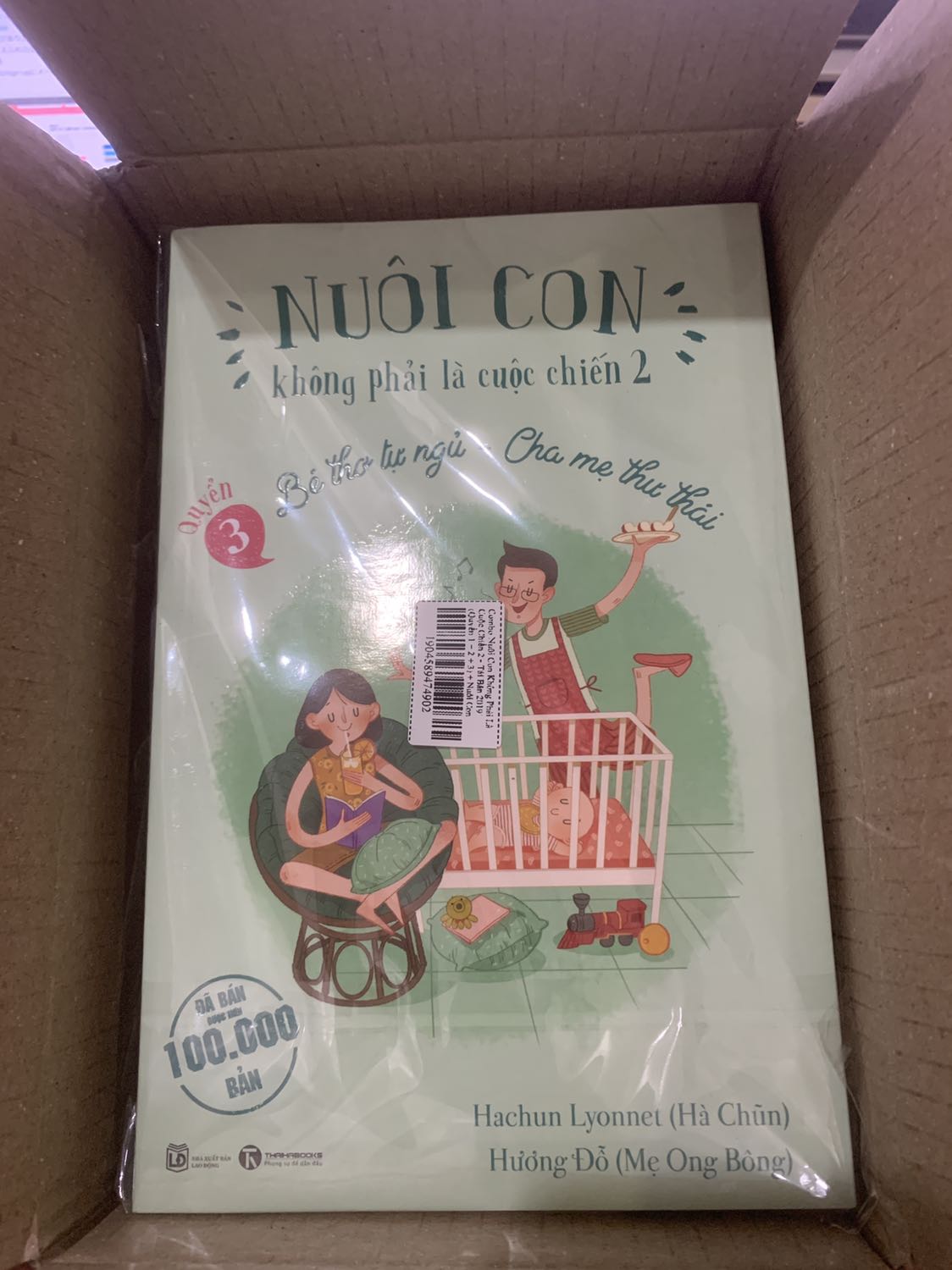 Đặt tối hôm trước hôm sau đã nhận được sách luôn rồi, sách mới tinh được bọc rất cẩn thận. Hi vọng mình học được nhiều thứ có ích để nuôi con không phải cuộc chiến