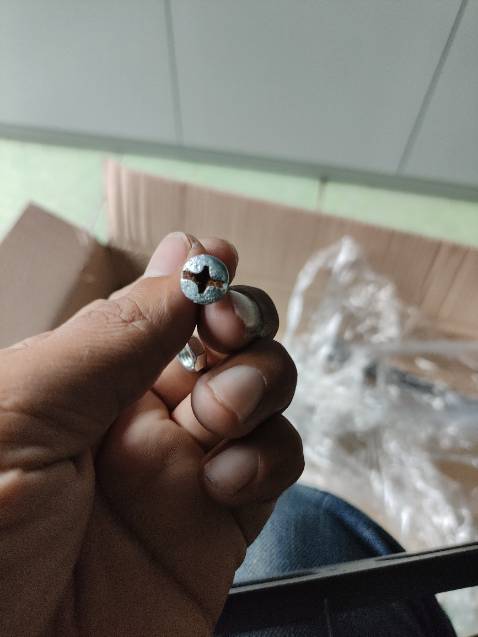 Ốc vít chưa dùng đã rỉ set