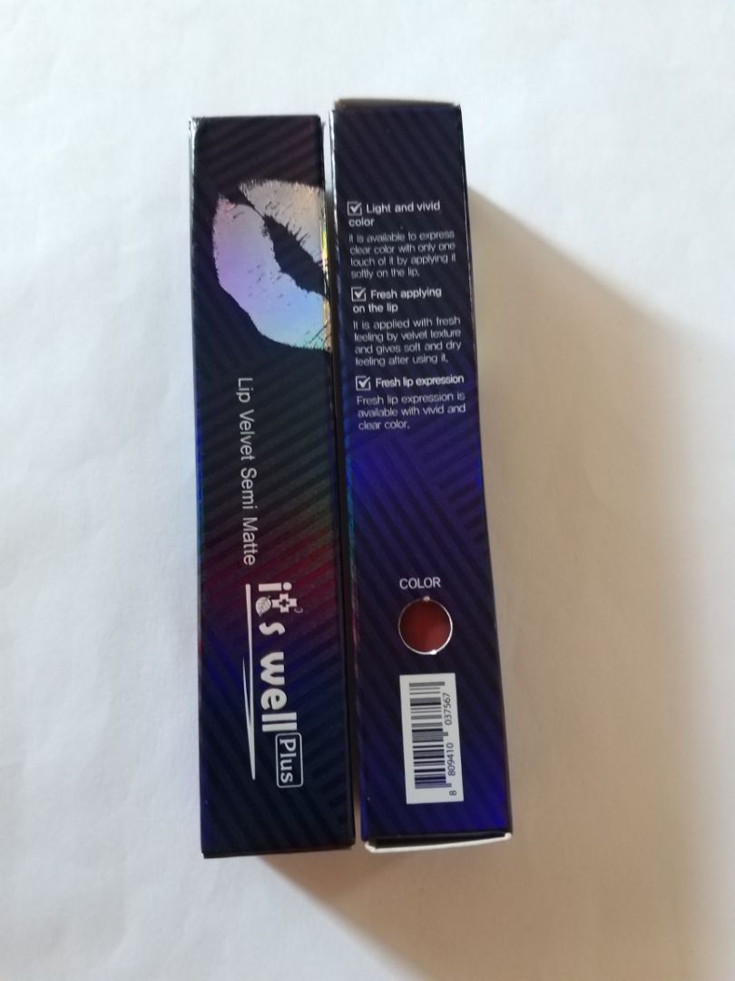 Màu son tươi tắn, nhẹ nhàng, trẻ trung. Thỏi son be bé xinh xinh đựng trong hộp, nhìn xịn sò dzã man :))))