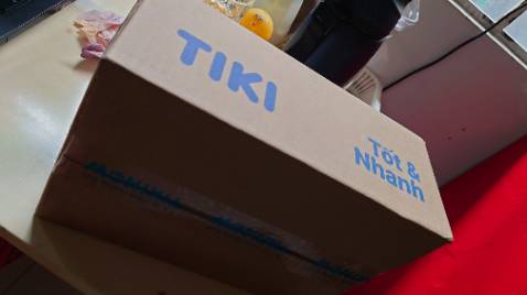 Ẩn tượng bởi bìa sách, lời giới thiệu. 
Đóng gói và giao hàng bởi Tiki đã tạo nên trải nghiệm trọn vẹn.