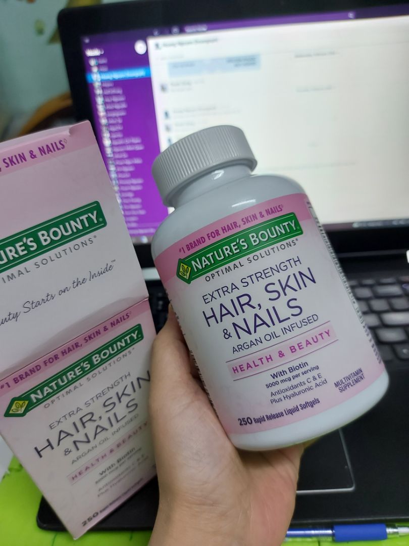 Tóc mình mỏng, móng mình yếu nên mình mua lọ này uống thử xem sao. shop gói hàng kỹ và giao nhanh, uy tín!