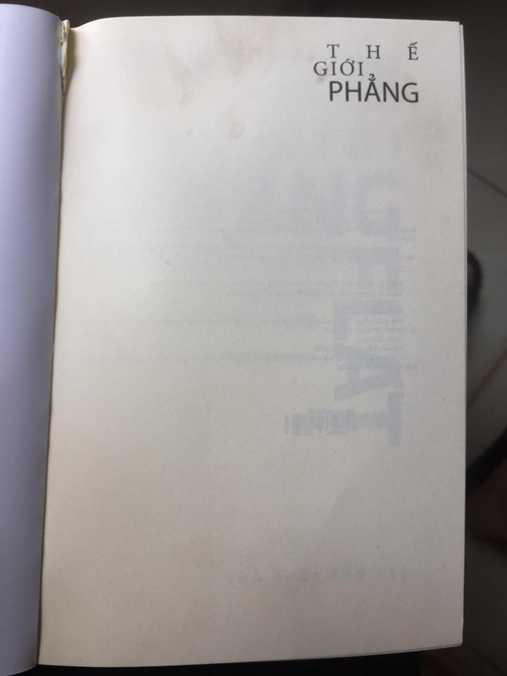 Mình đã đặt mua 2 cuốn sách cùng lúc bên Tiki, nhưng khi nhận cuốn Đắc Nhân Tâm thì chất lương rất tốt. Nhưng cuốn Thế Giới Phẳng thì lại không, sách mới mà bìa đã trầy xước, bìa vẫn còn keo dán trên bìa, và trang đầu tiên có những vết bẩn. Bản mới bìa sau của sách sẽ có mã tem và số seri nhưng cuốn này lại không có, bản mới đã in lần thứ 27 nhưng cuốn này chỉ là bản in lần thứ 24.