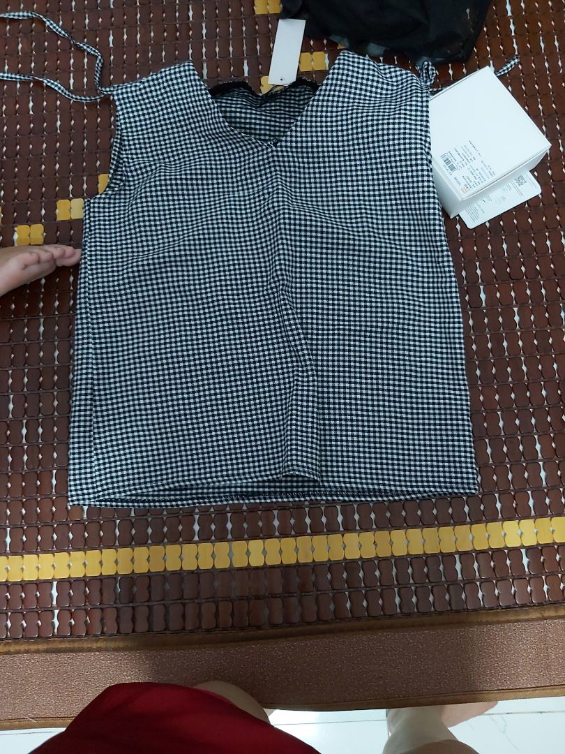 áo vải khô xấu chỉ có quần thì cũng đc.phải bỏ cái áo