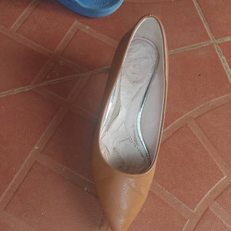 Mẫu mã đẹp, nhưng mới mang được mấy bữa mà như này thấy ko ổnm