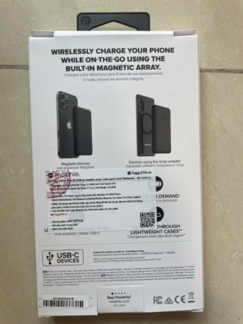 Sản phẩm rất đẹp, nhỏ gọn. Dâu đen giao hàng rất nhanh.

Sau khi dùng thì thấy bộ này không thể sạc đầy 1 lần cho iPhone12. Chỉ sạc được khoảng 70% thôi. Được cái dùng khá tiện dụng