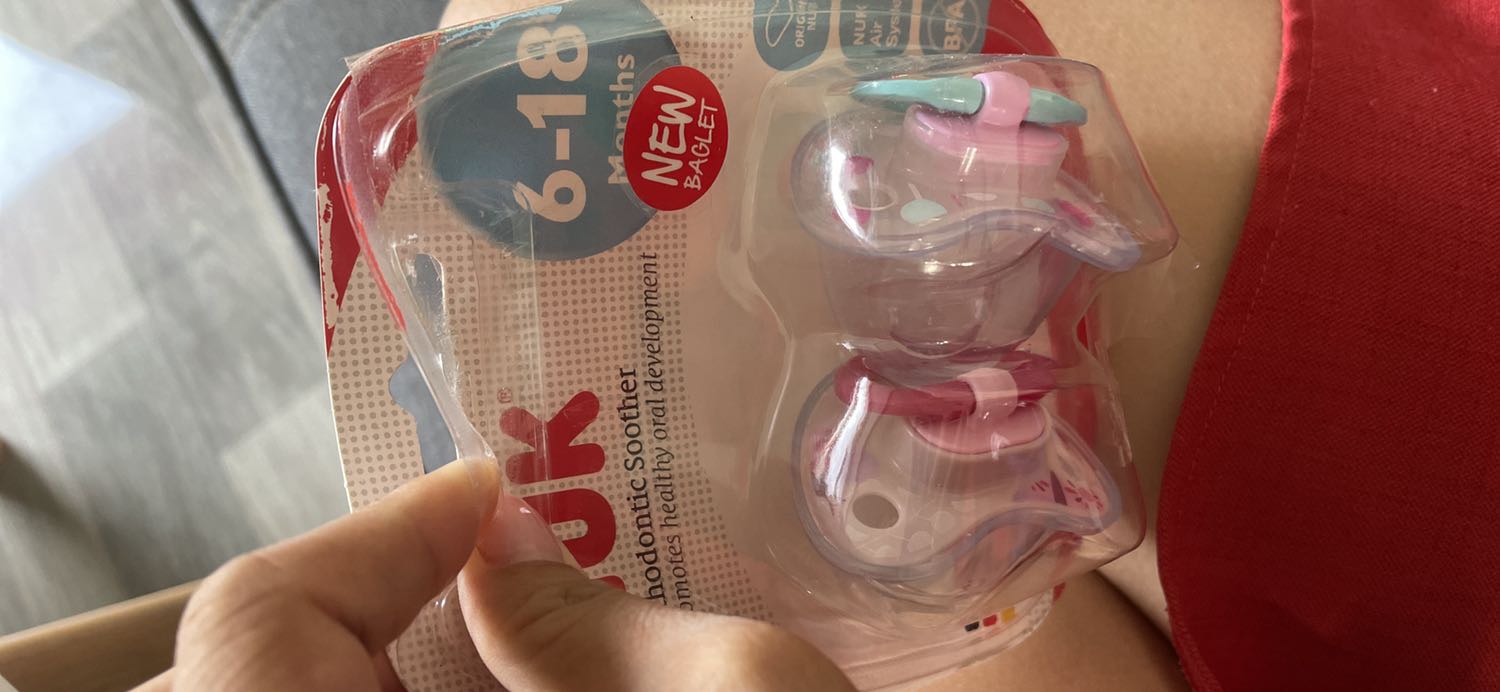 Bao bì cũ, chắp vá, hạn sử dụng quá cũ, nhìn như hàng đã sử dụng rồi