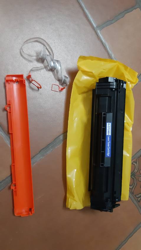 Bình mực tiki mới giao cho tôi, tôi vừa mở ra xài. Nó bị hư, lỗi rồi. In đen thui như vầy nè. Tôi dùng bình cũ, vẫn in bình thường ( trang ***). Tiki đổi dùm tôi nhé. Sớm dùm vì tôi cần làm việc Bình mực tiki mới giao cho tôi, tôi vừa mở ra xài. Nó bị hư, lỗi rồi. In đen thui như vầy nè. Tôi dùng bình cũ, vẫn in bình thường ( trang ***). Tiki đổi dùm tôi nhé. Sớm dùm vì tôi cần làm việc