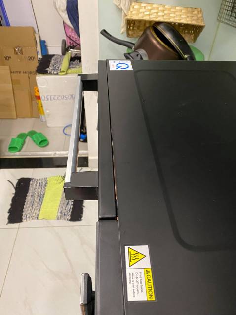 Chào Tiki,

Tình trạng sau khi tháo máy,

Lò không dùng được do cửa không thể đóng kín. Chi tiết trong hình.

Vui lòng đổi sản phẩm mới!

Cám ơn.