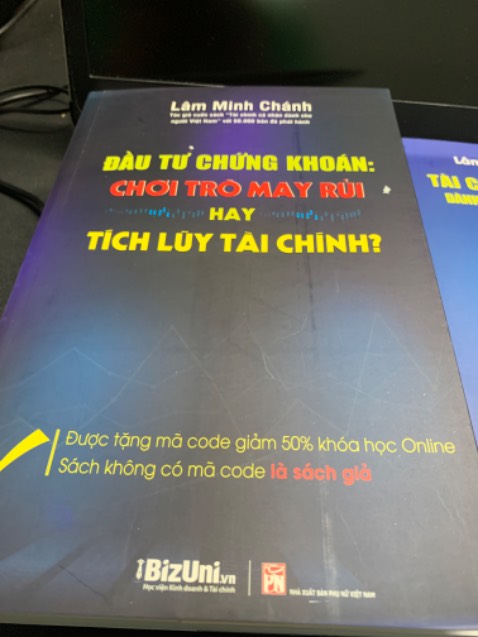 Giao hàng nhanh,
Hài lòng về chất lượng sách & hình ảnh trong sách. 
Lướt sơ qua tuy rằng chưa đọc nội dung.