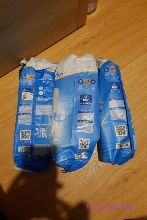 Bao bì lõi không có mã cào xác nhận qua tin nhắn *** như trước kia, chỉ còn mã QR rất dễ sao chép nên không biết có phải chính hãng không. Quét mã QR bằng *** bị lỗi, quét không ra, phải dùng app của điện thoại quét mới ra. Bao bì lõi không có mã cào xác nhận qua tin nhắn *** như trước kia, chỉ còn mã QR rất dễ sao chép nên không biết có phải chính hãng không. Quét mã QR bằng *** bị lỗi, quét không ra, phải dùng app của điện thoại quét mới ra.