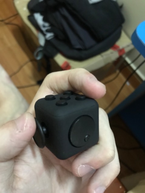 Cầm vừa tay, tiếng bấm êm tai( chỉ đối với người dùng ;) )