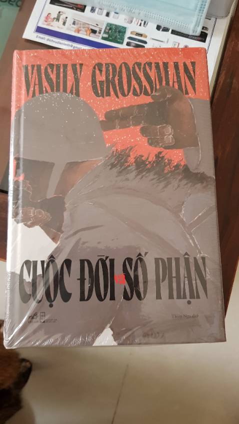 Sách có bao chống shock. Bản thân sách có bọc nhựa. Sách mới tinh , bìa cứng . Cảm ơn shop TIKI giao hàng đúng hẹn . Anh shipper nhiệt tình.