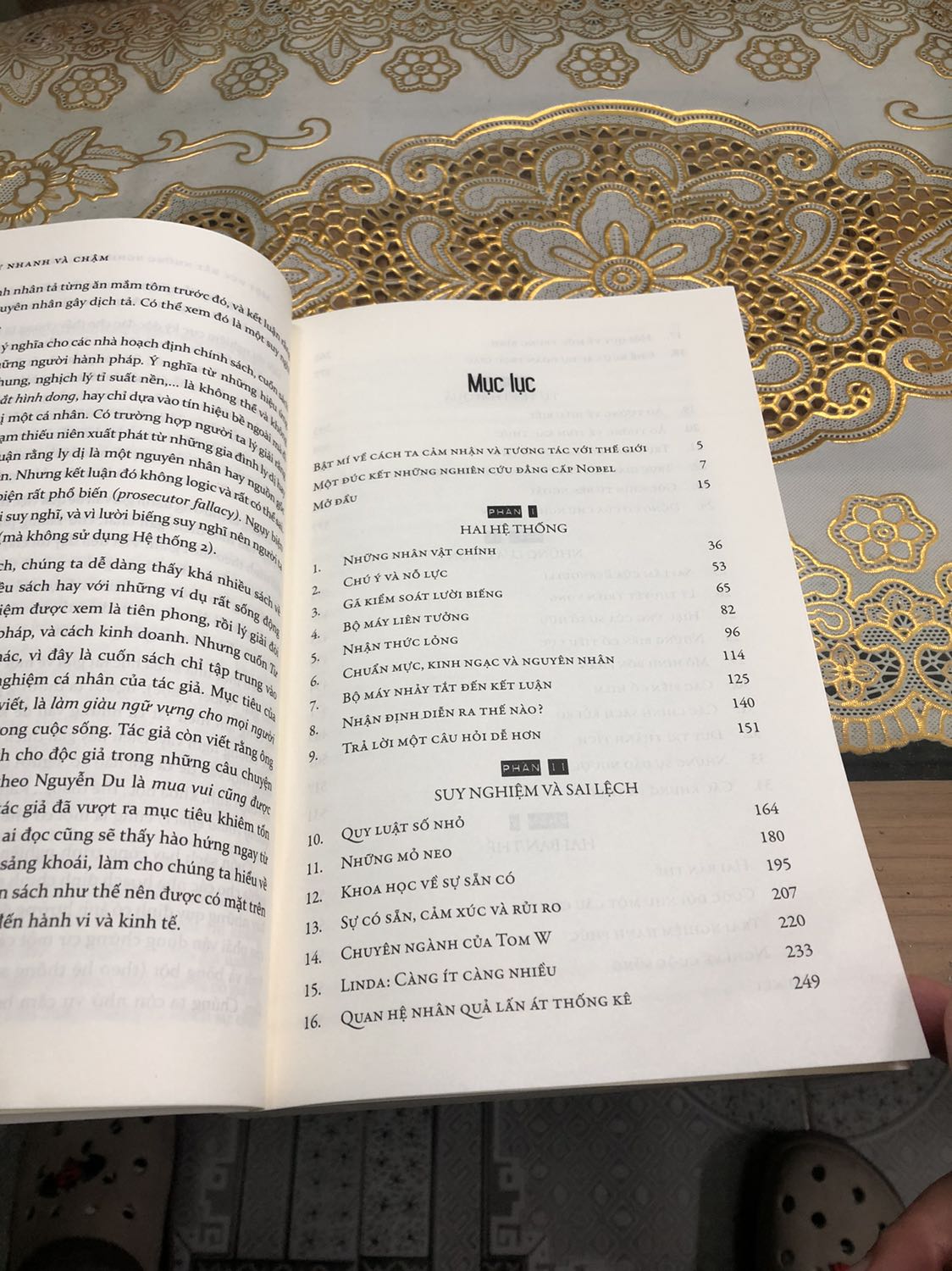 Sách rất đẹp, giấy thích, quyển to dễ đọc.