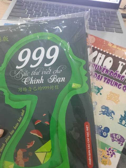 Sách dày dặn, chữ rõ nét, khá là oke. Truyện tặng kèm tạm ổn. Mặc dù giao thiếu đĩa CD nhưng shop vẫn hỗ trợ gửi file nghe mp3. Bạn nào bị giao thiếu thì cứ nhắn shop lấy file nghe nha, khỏi mất công đổi trả.