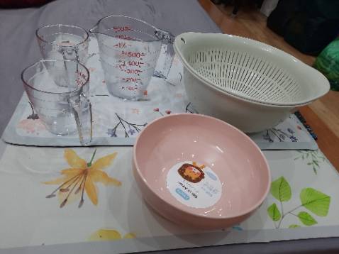 Màu đẹp, nhẹ, chất liệu dày dặn