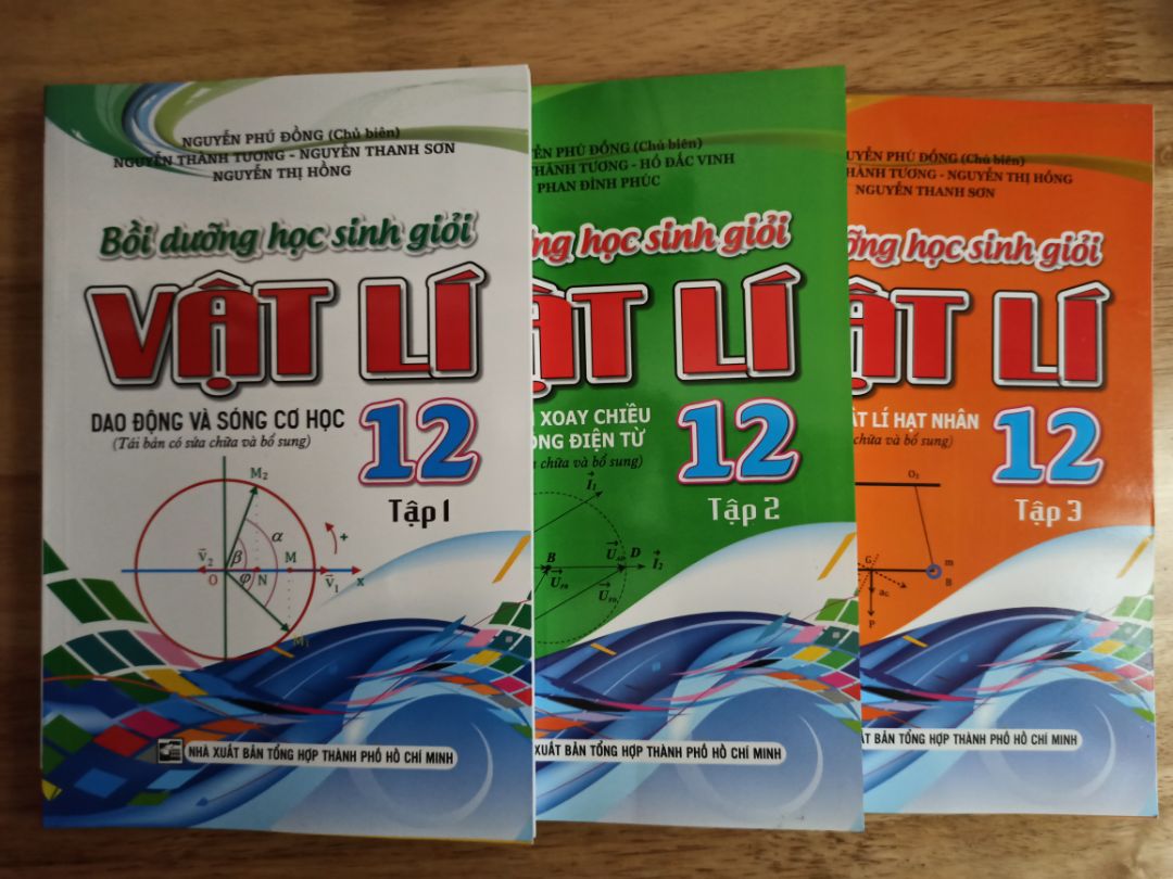 Sách hay, giá tốt nên mình mua cả bộ. Bạn nào muốn thi học sinh giỏi VL cấp 3 hay học chuyên Lí thì nên mua. Đóng gói sản phẩm và giao hàng đều tốt.