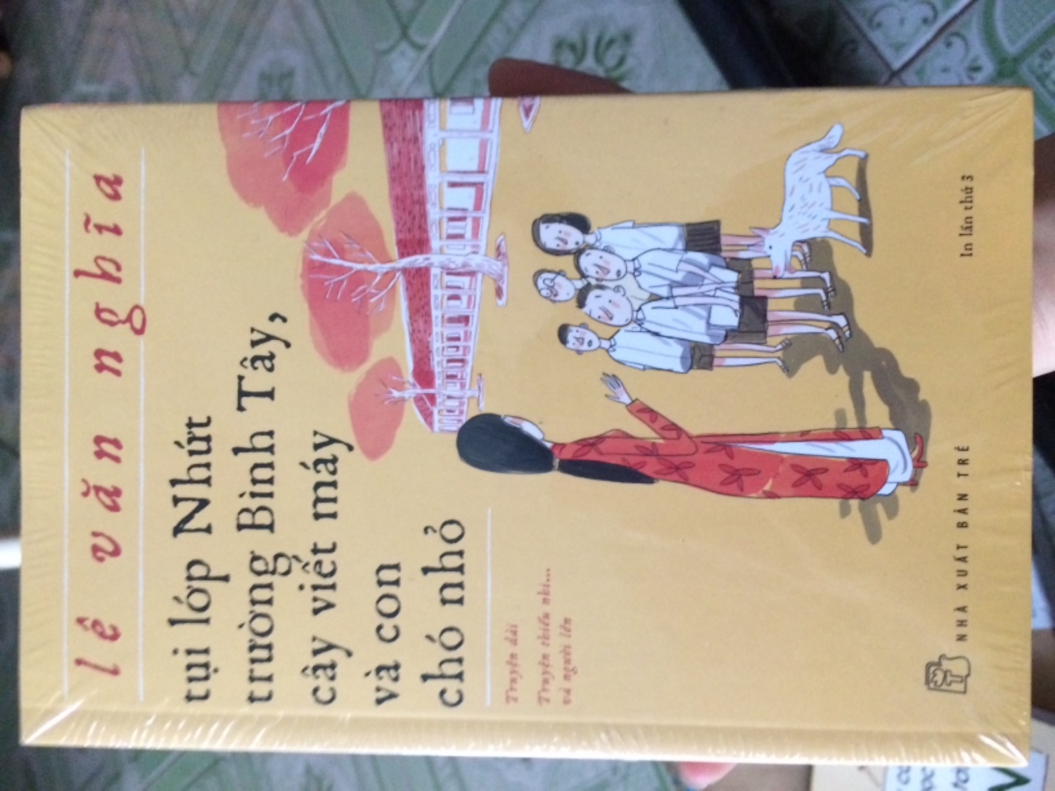 Hôm nay mình vừa nhận được sản phẩm đặt trên Tiki. Phải nói là hết sức hài lòng, từ tốc độ giao hàng cho đến chất lượng sản phẩm. Mình chỉ vừa đặt hôm qua mà nay đã có, còn sản phẩm thì được bọc kín rất cẩn thận. Ngoài ra, khi mua trên 150k, mình còn được giảm giá thêm kha khá mặc dù sản phẩm cũng đã được giảm giá sẵn trước đó. Cảm ơn Tiki rất nhiều, chúc Tiki ngày càng phát triển. ❤️