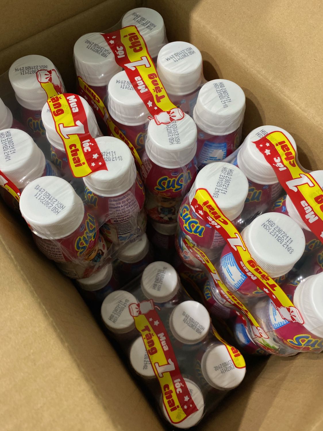 Mua 1 lốc tặng 1 hủ, mình mua cả thùng vẫn không thấy hàng tặng đâu ạ??? Tiki xem lại giúp mình