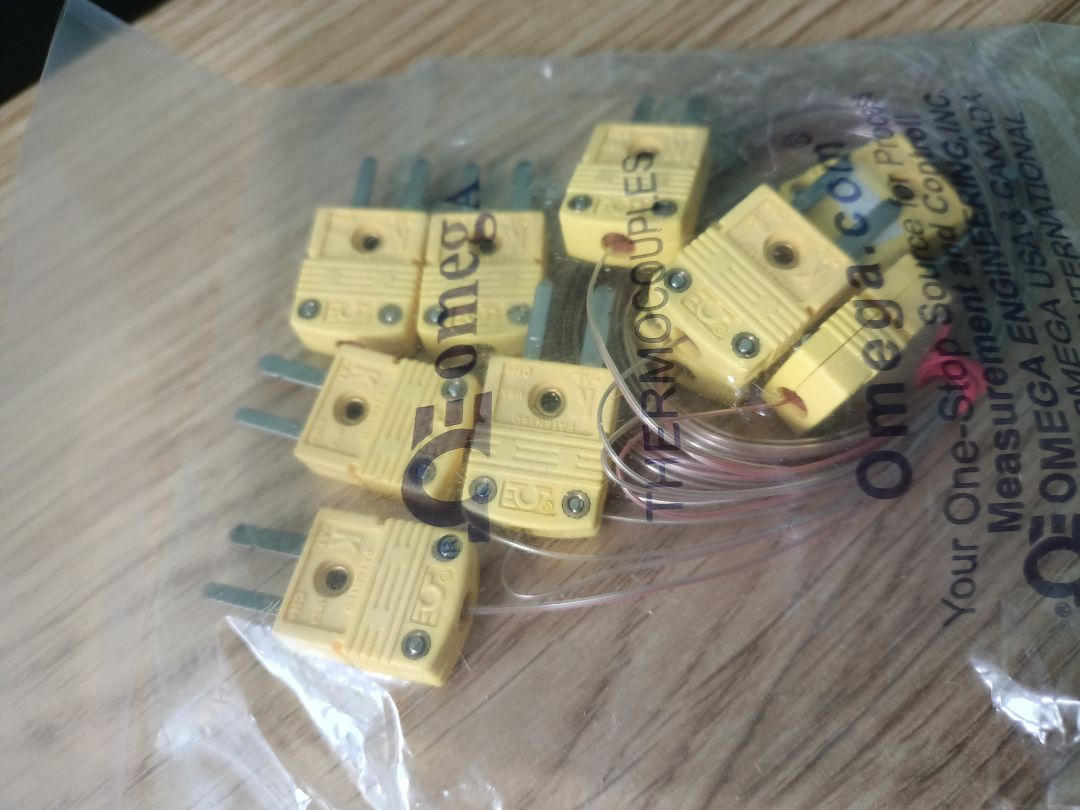 hàng giao nhanh chóng, đặt hôm trc hôm sau nhận được rồi