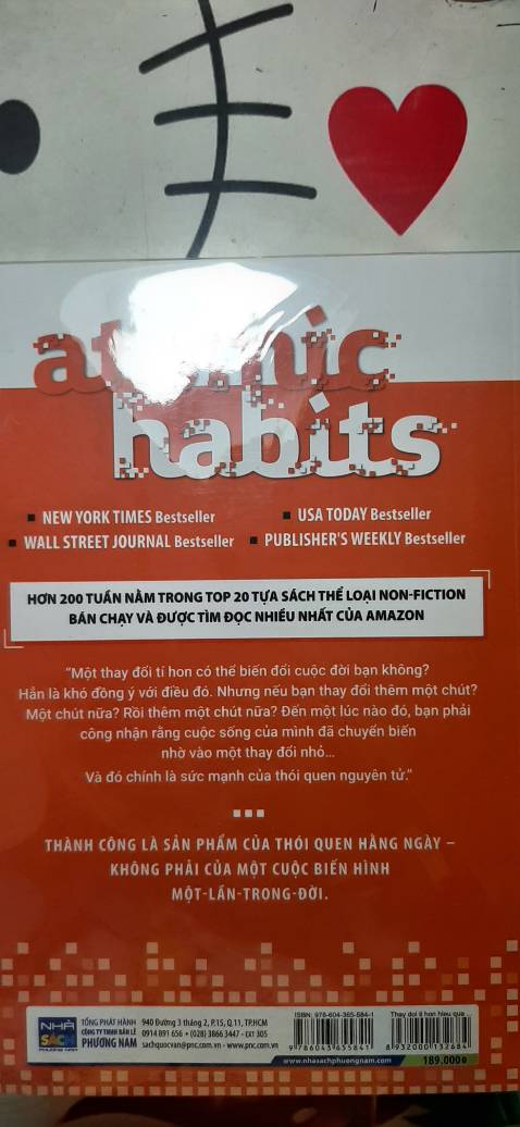 Sách giao nhanh cực kì! Phần đóng gói khá ổn nhưng sách vẫn có chút móp méo và vài chỗ lỗi bìa sách. Mong shop sẽ cải tiện trong tương lai