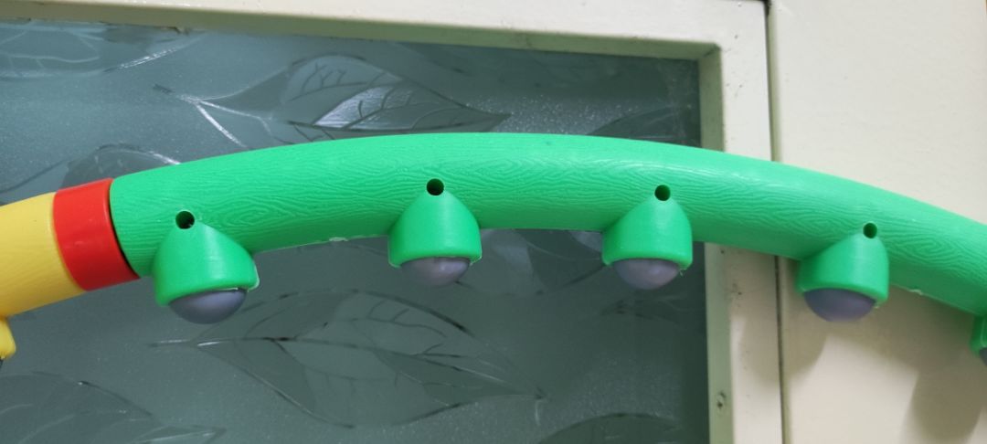 Duyệt nha. vòng chất lượng. có gai nhưng đầu tròn giúp tan mỡ bụng,khi lắc không cần mặc áo droptop để lực đánh tương tác với đã vì đã có phần gai tròn. tập ban đầu thì cảm giác đau đau, nhột nhột, thốn thốn =]] về sau quen rồi là OK lắm. thích hợp cho mấy mình hạt phọt ông Địa như mình nha ^^ cám ơn shop và tiki