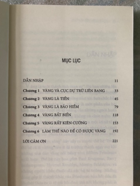 Nội dung sách rất hay. Cung cấp nhiều thông tin bổ ích về vàng. Sách phù hợp với ai muốn tìm hiểu về việc tích trữ vàng. 
Bên trong sách có vài trang bị dính vết lem của mực in nhưng không ảnh hưởng đến chất lượng sách.