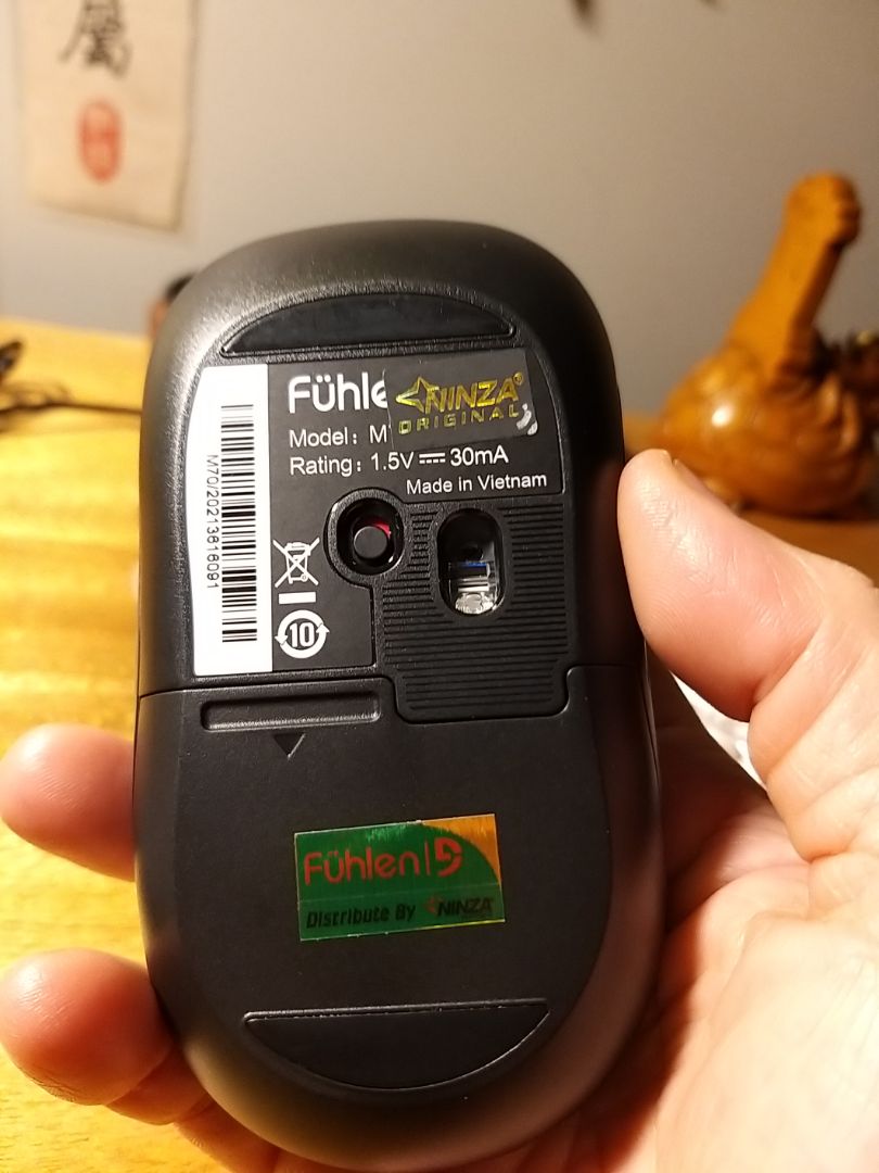 mouse đẹp. Vừa tay. Còn mới nên nhạy:) giá như vậy là tốt :) Cảm ơn nhà cung cấp. Cảm ơn Tiki.