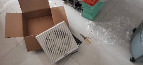 Quạt gãy cánh, bung nắp sau. Quá tệ