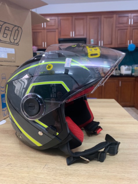 Sản phẩm chắc chắn, đẹp, chất lượng, như hình.
Mũ ôm đầu, không quá nặng đầu và thoải mái khi đội.