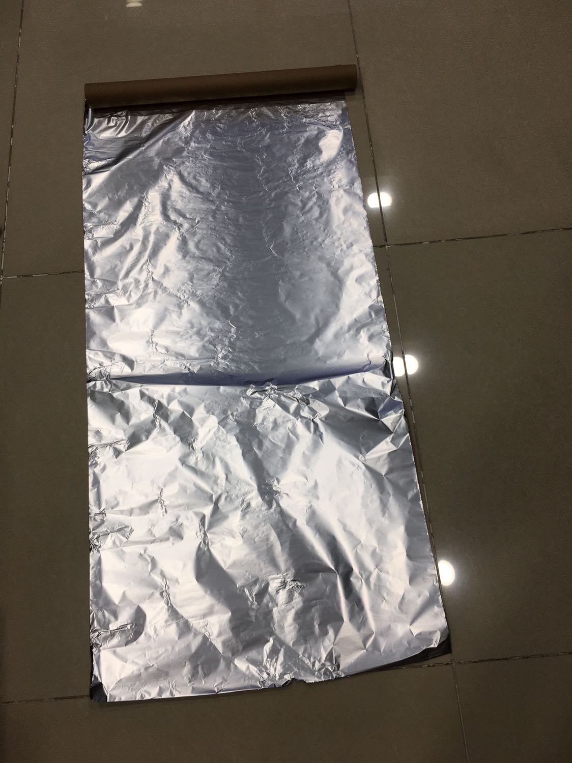 Hàng giao ko đúng hiệu, 1 cuộn dài có 80cm, chất lượng kém. Đã trả hàng