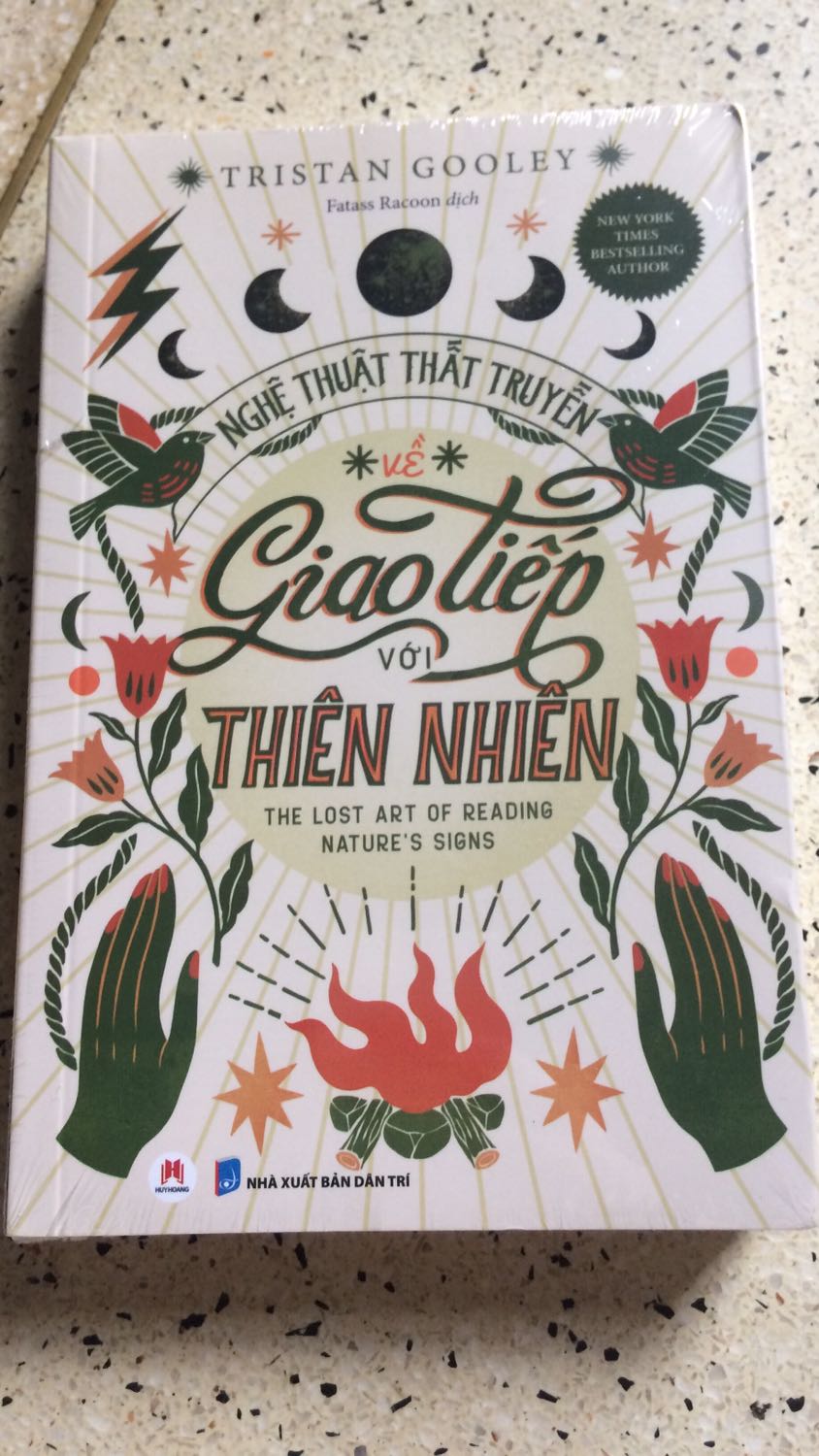 Chọn giao bình thường nhưng shop giao nhanh siêu tốc, sách được bọc đẹp rất hài lòng. Quả thực mua sách ở Fahasa luôn hài lòng khoản bảo quản. Còn về nội dung thì mình chưa đọc, hi vọng là có nhiều điều thú vị về thiên nhiên.