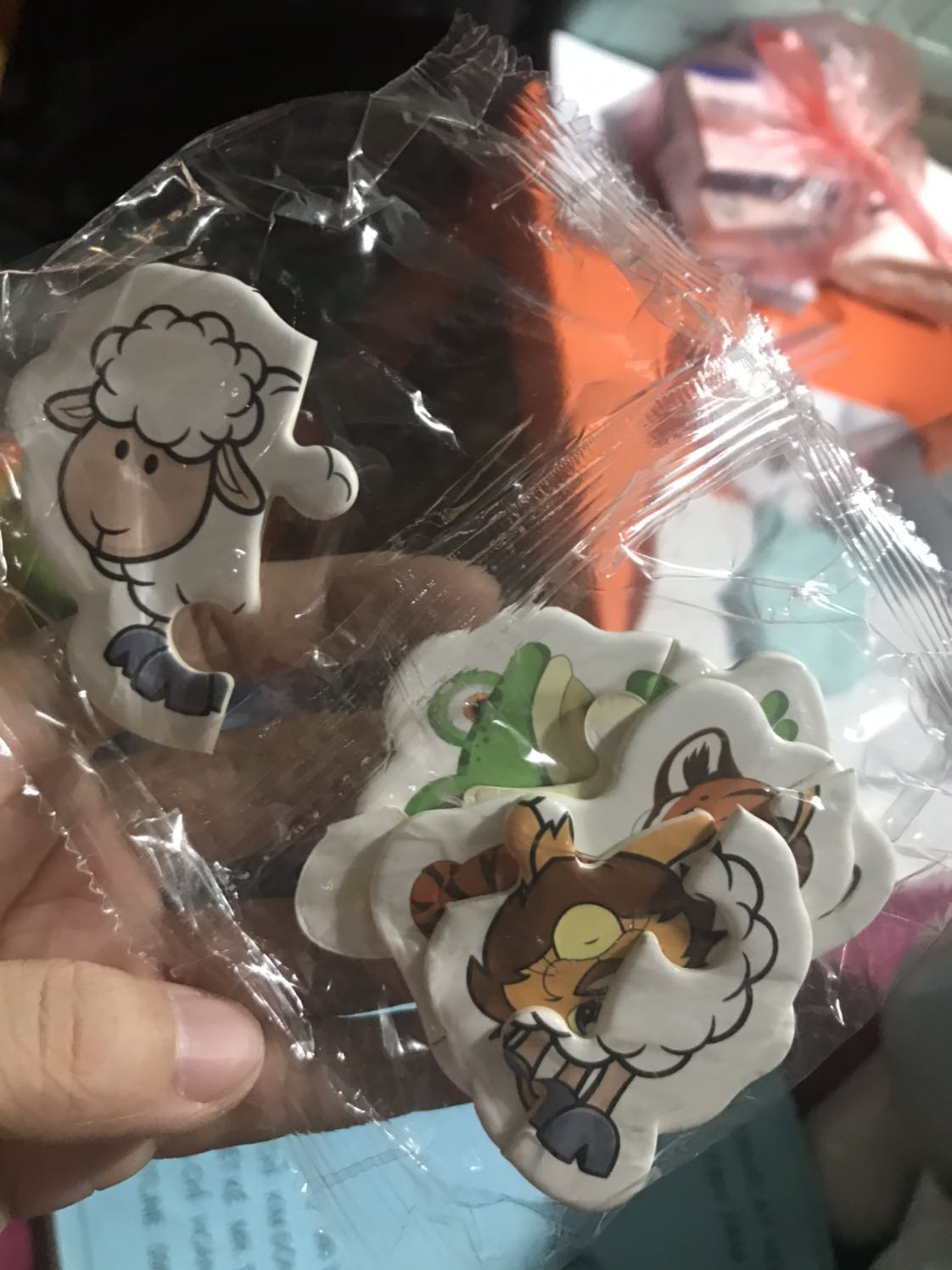 Giấy gấu trúc là loại khác k phải loại sipiao nhé. Mọi người mua thì để ý để k bị nhầm. Shop bán hàng đăng 1 ảnh bán lại loại kháclaf sao vâyh