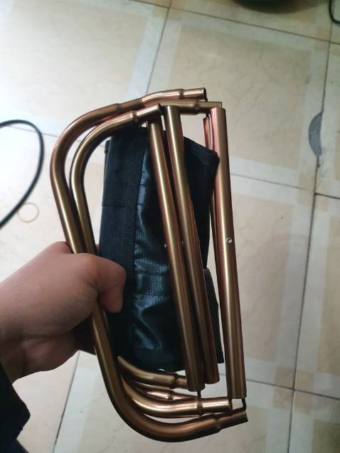 nhỏ gọn, ngồi chắc chắn.