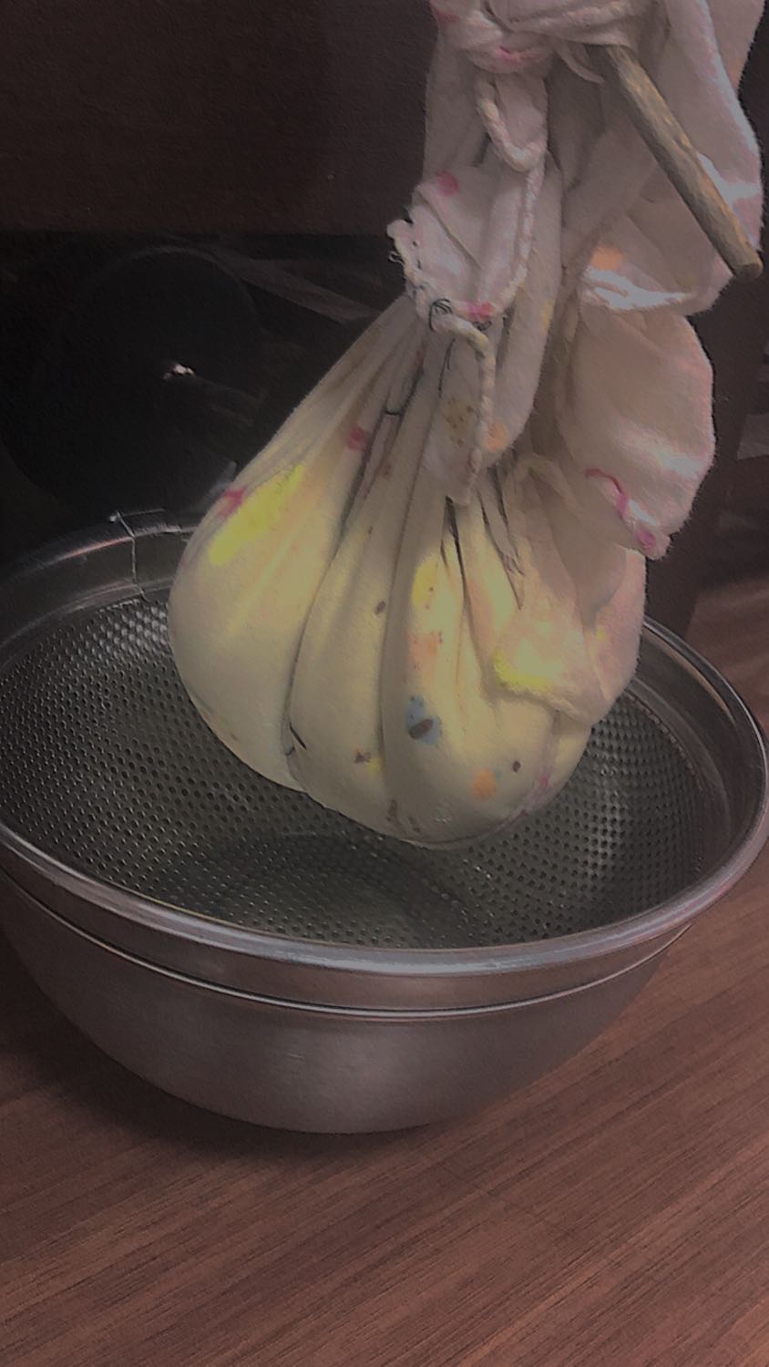 sách đầy đủ kiến thức, trình bày rất dễ hiểu, kh ngờ một quyển mỏng như vậy thôi mà đầy đủ kiến thức 4 năm cấp 2