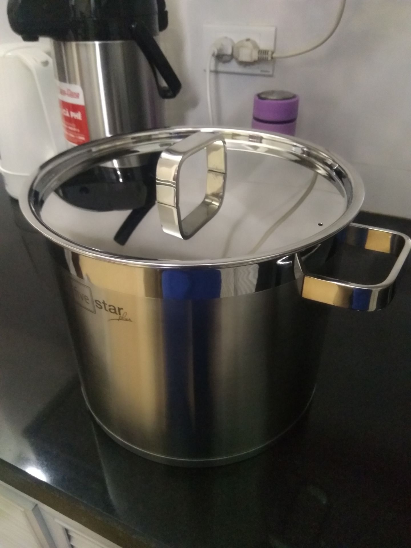 Hàng mới 100%, giao nhanh, đóng gói cẩn thận, luộc được con gà to