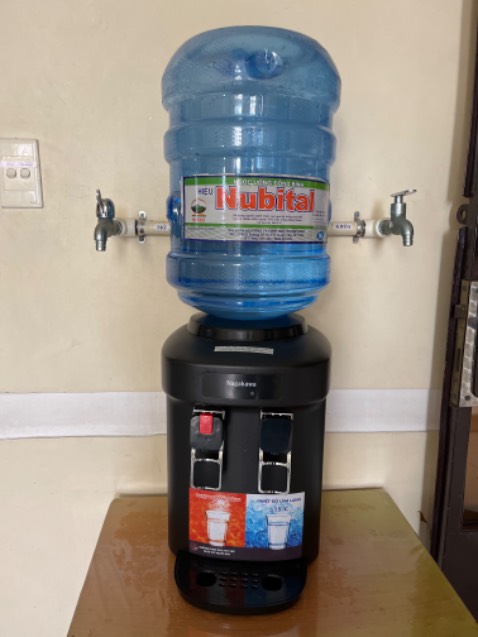 Đẹp. Gọn   Tiện lợi.   …….
……. Khay hứng nước hơi nhỏ xíu!
Nói chung đúng với giá tiền