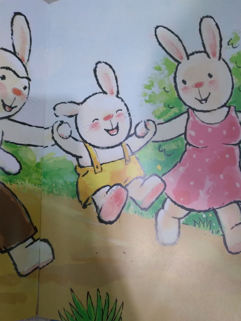 sách rất đẹp và dễ thương, rẻ hơn mua trên ***, nội dung dễ thương phù hợp với bé từ 3 tuổi. hình vẽ được họa sĩ vẽ bằng sơn dầu rất đáng yêu