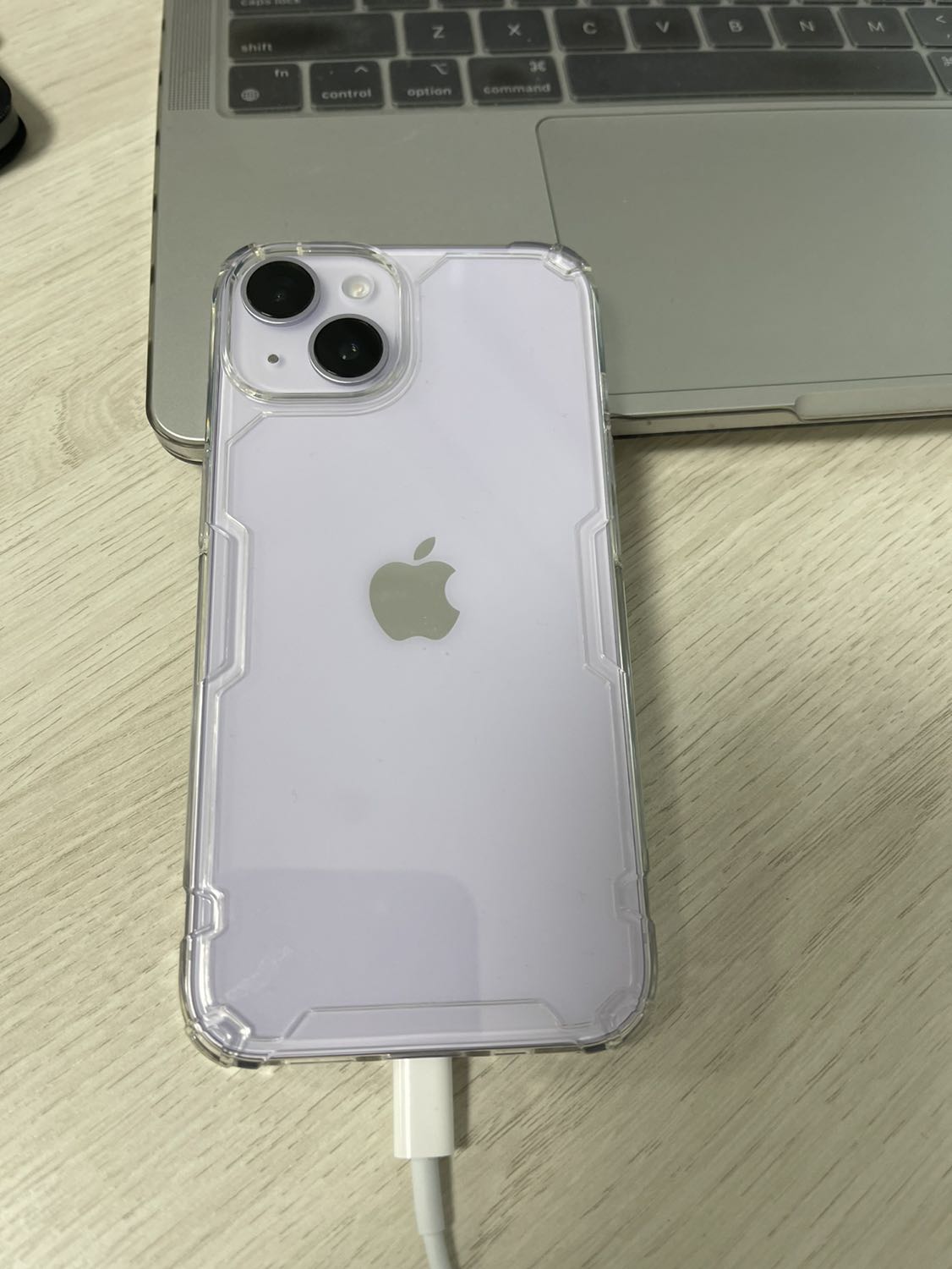 Chất lượng ổn, ốp lưng khớp với điện thoại.