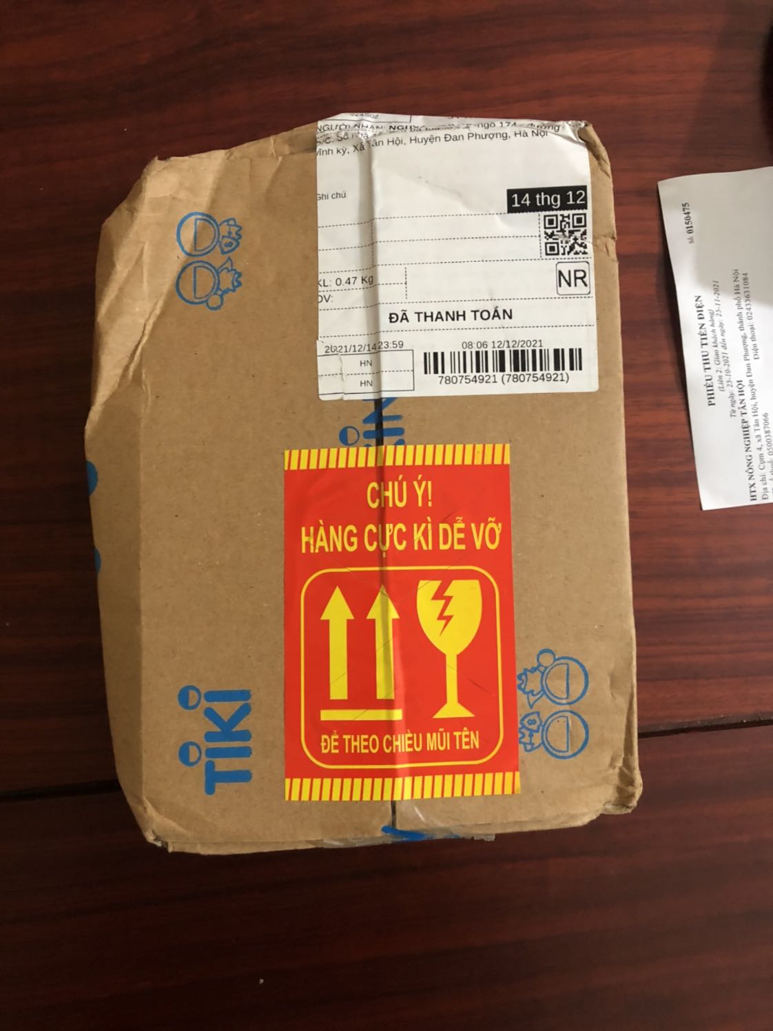 Giao hàng nhanh đóng gói quá sơ sài. Ko có lớp chống sốc. Có mỗi màng bọc thực phẩm và tờ giấy bìa. Shop nên xem lại cách gói hàng. Chưa dùng nên chưa biết tnao. Check thì có ra nhưng kp hàng chính hãng ko nữa