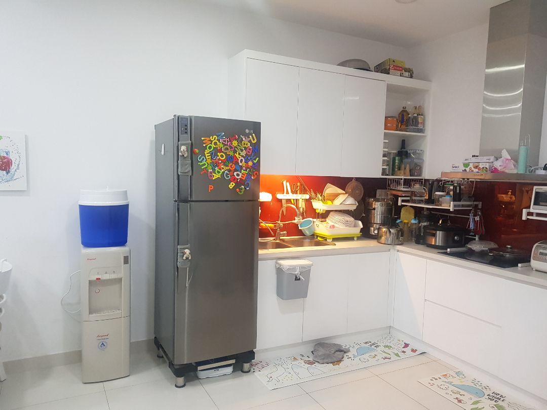 bình to hơn so với mình nghĩ, hàng cực đẹp nhưng theo hướng dẫn phải lọc bỏ 5 lần nước hơi vất vả xíu, nhưnv rất hài lòng, hy vọng nguồn nước uống của cả nhà đc đảm bảo