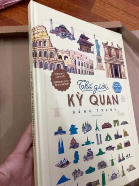 Giao cực nhanh. 10h sáng mình đặt thì 6h chiều ship gọi giao (mình đặt giao tiết kiệm). Sách đóng gói kĩ. Nhưng sách bị bẩn ở nhiều trang, hic