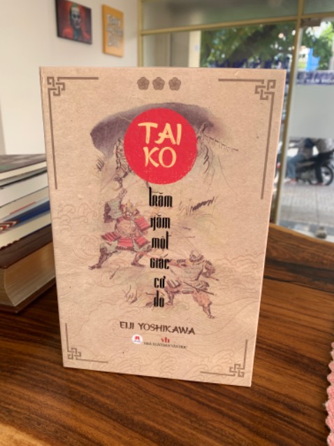 Sách Boxset đẹp, giá rẻ. Vì mình đã từng tìm hiểu qua giai đoạn lịch sử này của Nhật Bản, nên ngay khi thấy bộ sach viết về giai đoạn này là mua ngay. Nabunaga, hidetoshi toyotomi, Iayasu tokugawa 3 nhân vật thần thánh làm nên lịch sử cận đại của Nhật Bản. Một bộ sách thật quí!