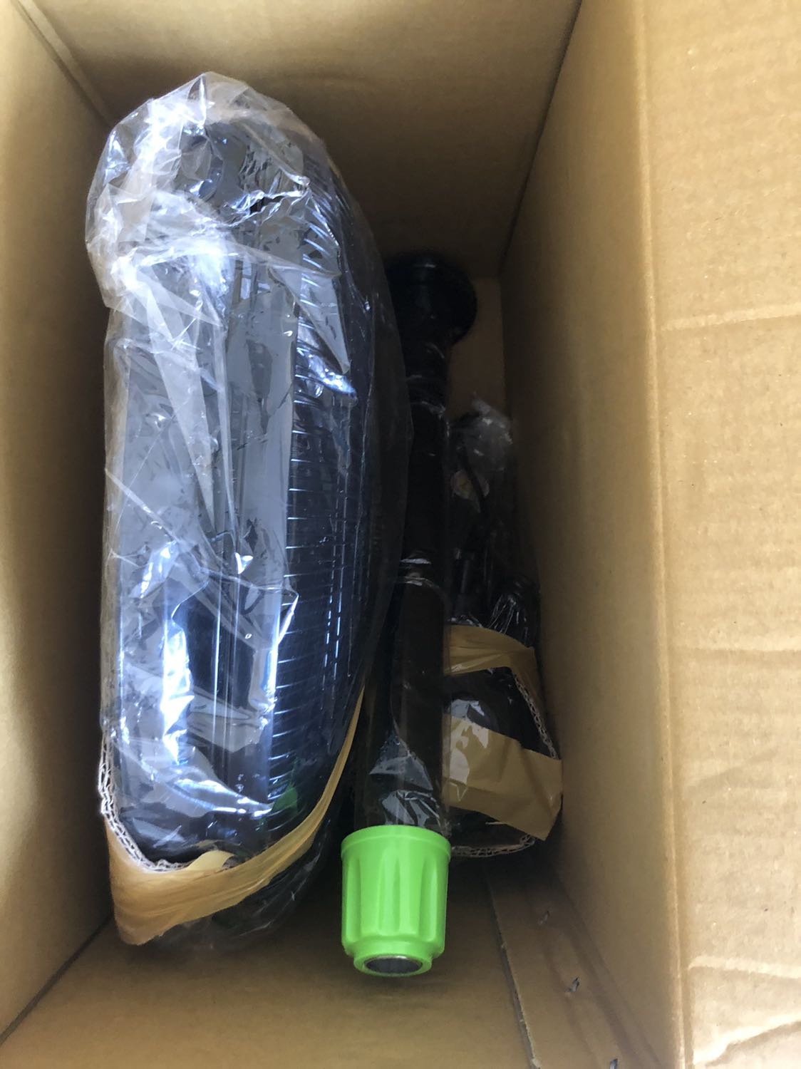 Quạt đẹp màu xanh rất bắt mắt, công suất lớn, rất mát. Giao hàng nhanh. Lắp rất dễ dàng. Quạt cao phù hợp phòng rộng