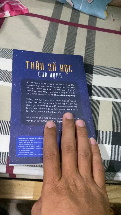 giao nhanh, sách đẹp, tuy nhiên phí ship của tiki còn cao, khó cạnh tranh được với ***