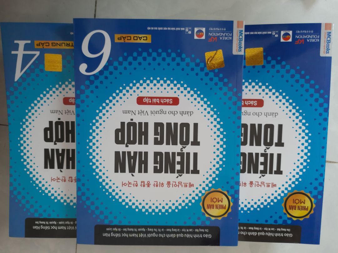 đợt sale 55% nên chốt luôn hết bộ, trước sau gì cũng phải học tới, sách mới, màu đẹp, tiki không làm bạn thất vọng