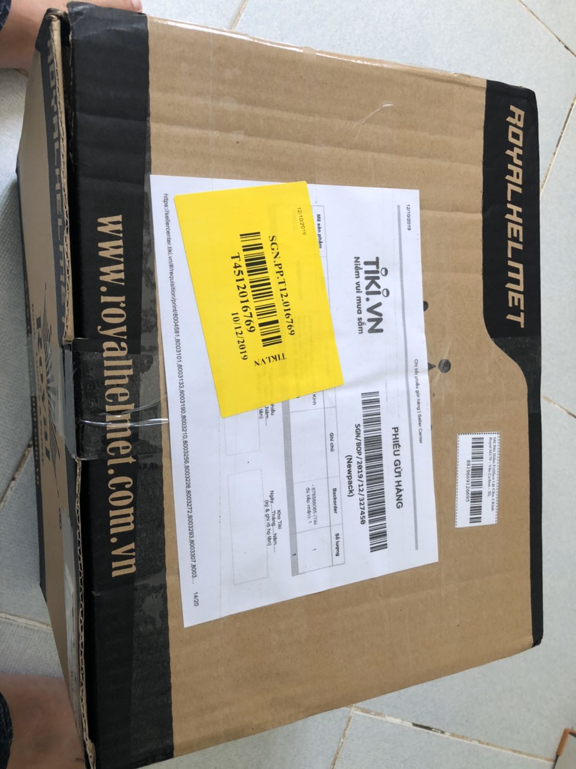 Ship bao nhanh, bất ngờ khi nhận tin nhắn của Ninja. (2 đây). Đóng gói ổn, hàng chất lượng. Kính ngoài nhìn xuyên như không có. Tuy nhiên nhìn 2 kiếng thấy loạn cảm giác tí
Đặt size XL. Nhận đúng hàng. Tuy nhiên ước chừng là hơi rộng, dè đâu ép chặt đôi má, cứng khừ luôn. Hơi nặng tí. Hii
Đánh giá: ổn nhưng mập tí chắc bỏ kệ tiếp!