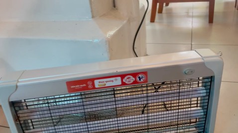 Mua 5 cái mà 1 cái bị không vô điện